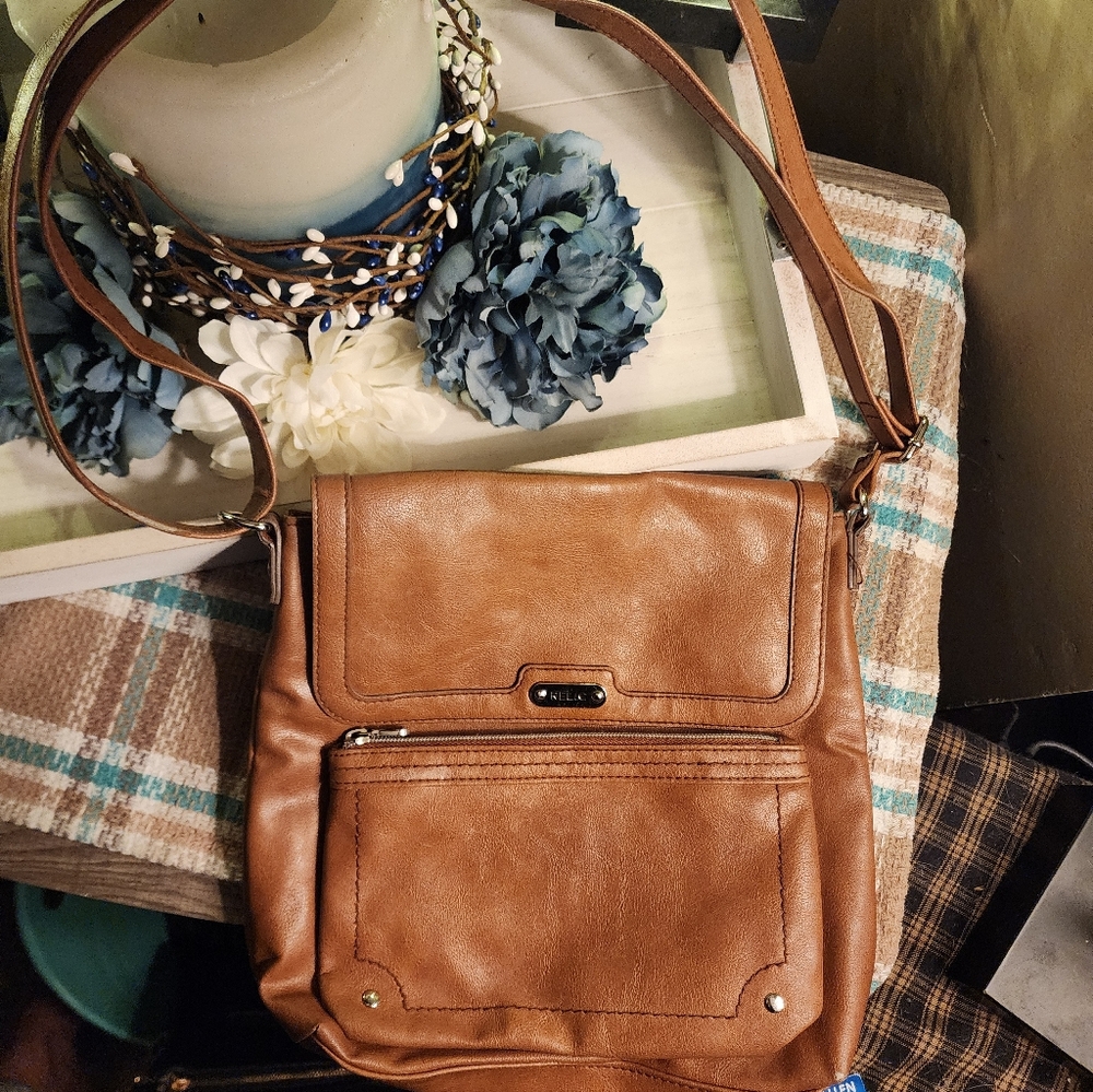 RELIC CROSSBODY